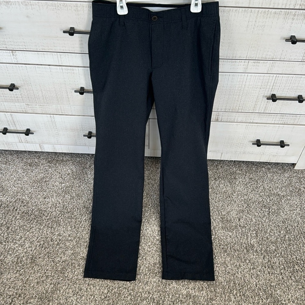 Under Armour: EUC men’s golf pants, Sz 32 x 32